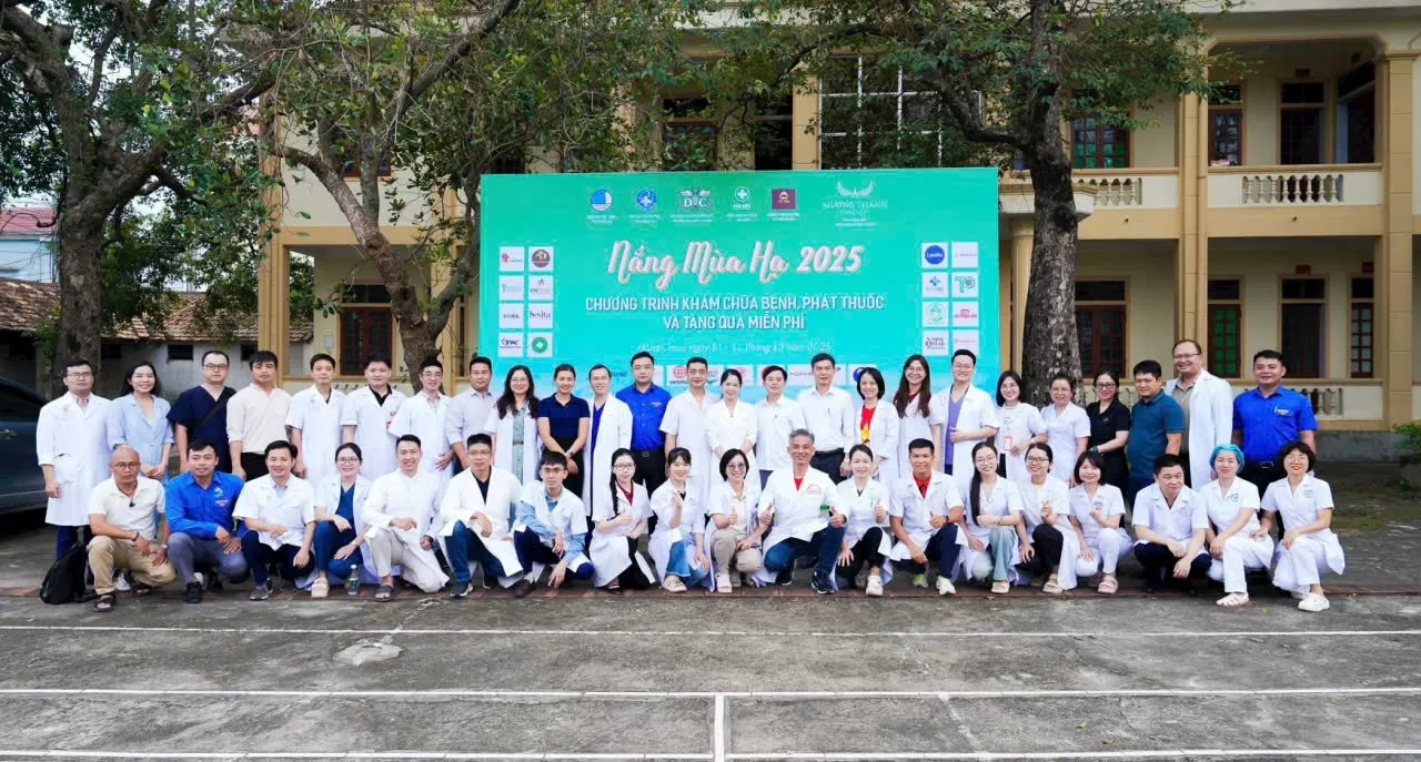 &ldquo;Nắng M&ugrave;a Hạ 2025&rdquo;: Khi tr&aacute;i tim người thầy thuốc tỏa s&aacute;ng nơi miền qu&ecirc; xứ Nghệ