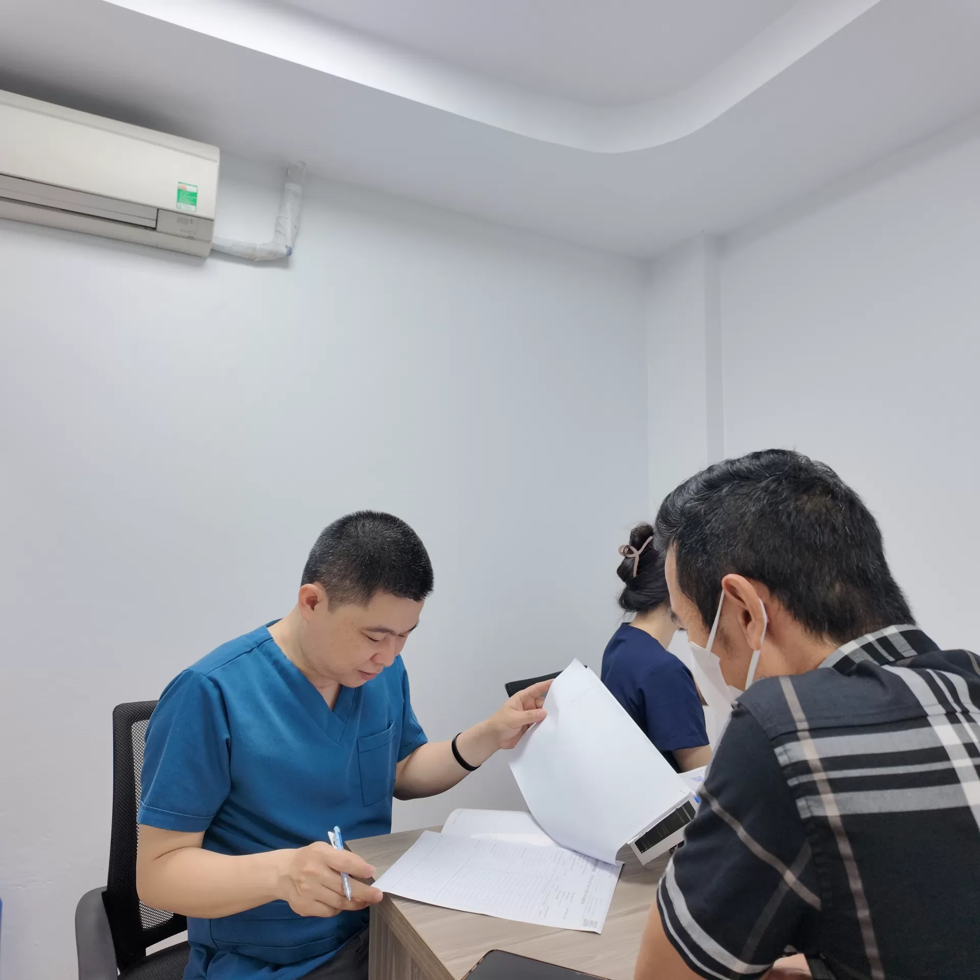 Rụng tóc sau hóa trị: Liệu có mọc lại như xưa không?
